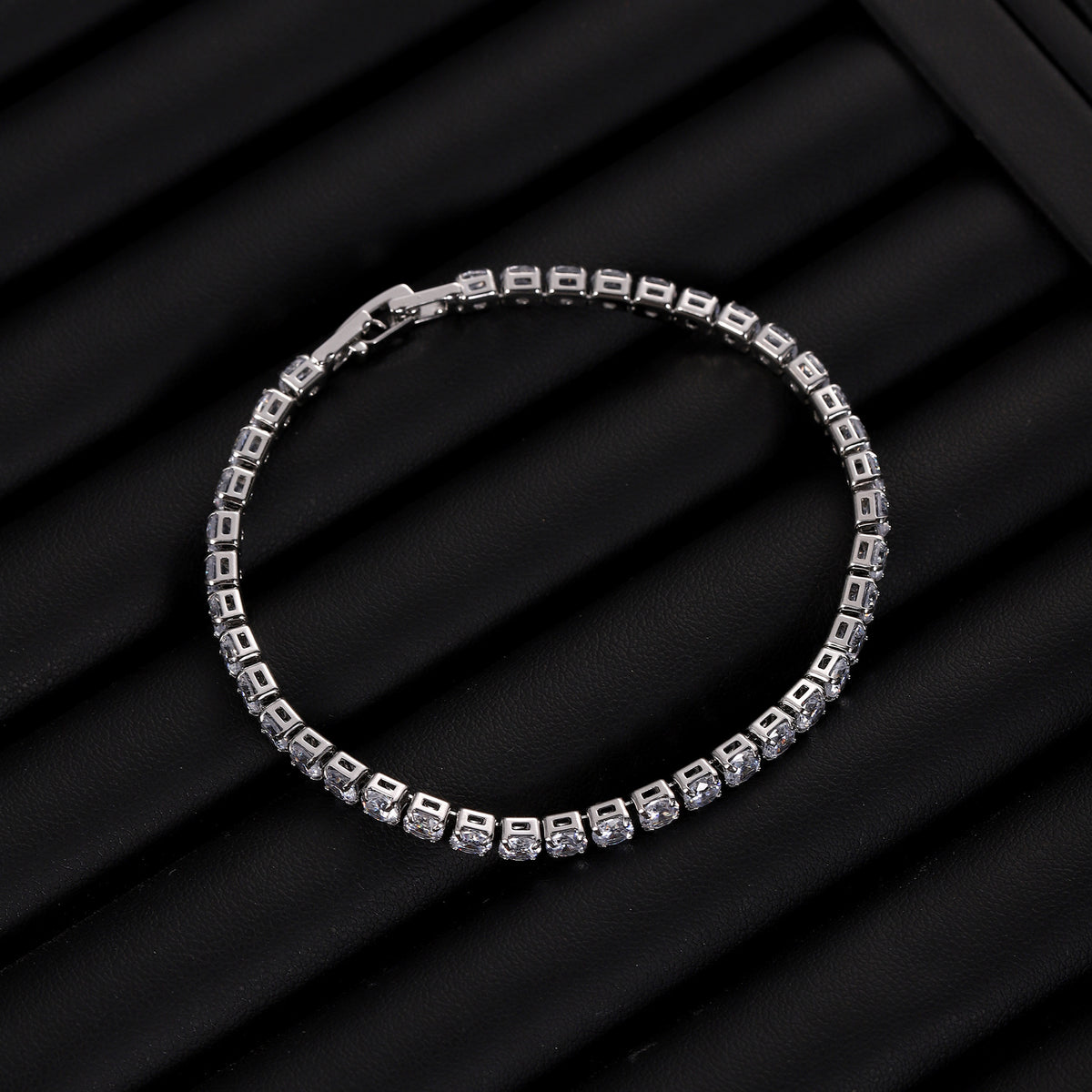 Classic Sparkle Tennis Bracelet – 17 cm