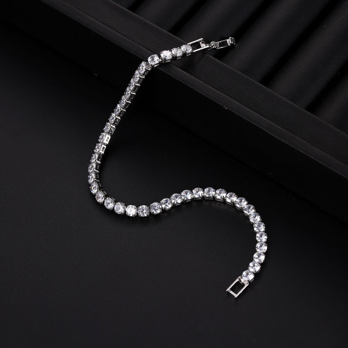 Classic Sparkle Tennis Bracelet – 17 cm